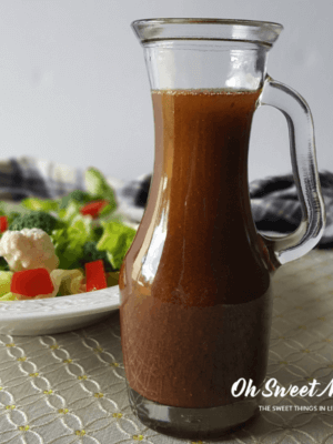 My Easy 2-Minute Balsamic Mustard Vinaigrette is quick to make with only a few, healthy ingredients. No artificial anything! #thm #easy #dressing #recipe #vinaigrette