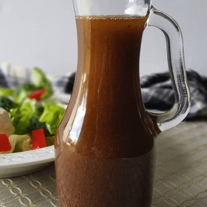 My Easy 2-Minute Balsamic Mustard Vinaigrette is quick to make with only a few, healthy ingredients. No artificial anything! #thm #easy #dressing #recipe #vinaigrette