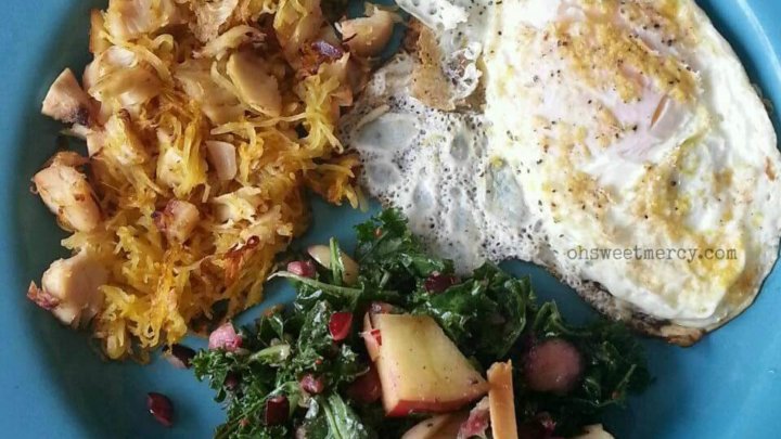 Easy Low Carb Turkey Hash can be made to suit THM S, E or FP styles! Great way to use up holiday leftovers. #thm #trimhealthymama #turkey #thanksgiving #recipes
