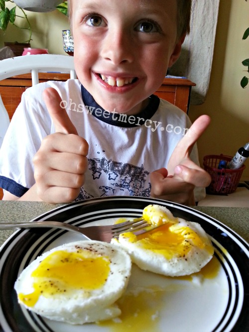 How to Poach an Egg with a Silicone Egg Poacher