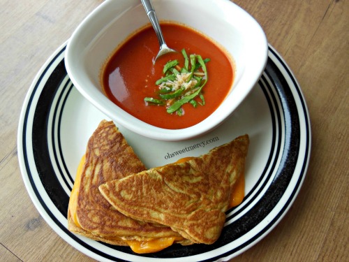 Creamy Fire Roasted Tomato Soup | Oh Sweet Mercy #recipes #easy #soups #thm #ohsweetmercy