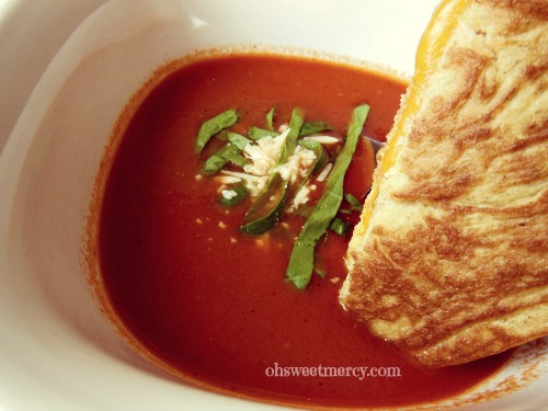 Creamy Fire Roasted Tomato Soup | Oh Sweet Mercy #recipes #easy #soups #thm #ohsweetmercy