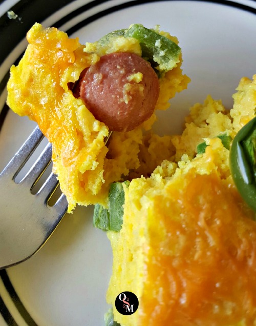 Great corn dog flavor without the carbs in this Low Carb Cheddar Jalapeno Corn Dog Bake. #thm #lowcarb #recipes