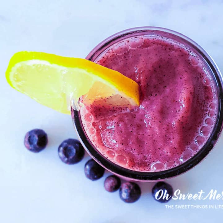 This delicious Blueberry Lemon Smoothie dairy free and delicious! It also contains a secret ingredient to help you trim down and stay healthy. #thm #smoothies #blueberries #fuelpull