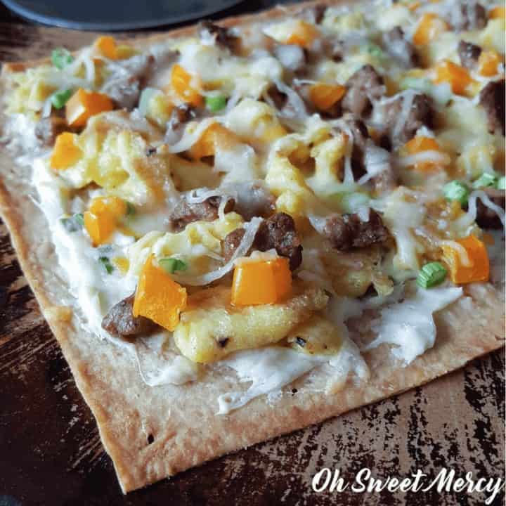 Easy Low Carb Breakfast Pizza! THM S friendly and delicious! #thm #recipes #lowcarb #easy #ohsweetmercy