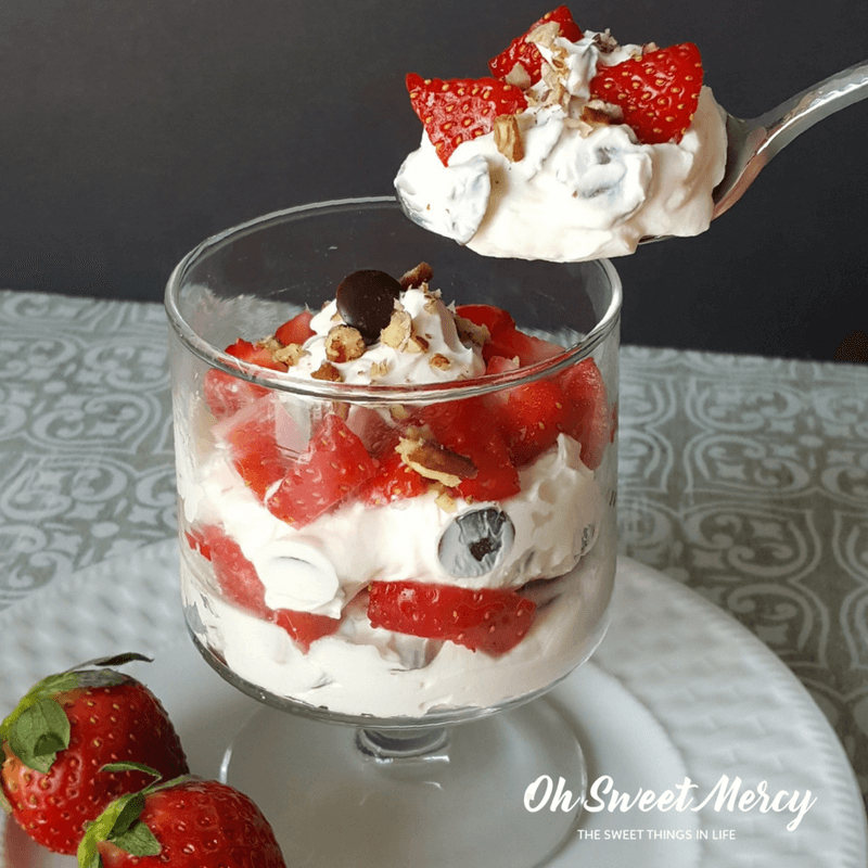 Indulgent, sugar-free Special Occasion Chocolate Chip Parfaits are perfect for those celebration meals! #lowcarb #sugarfree #thm #desserts #recipes