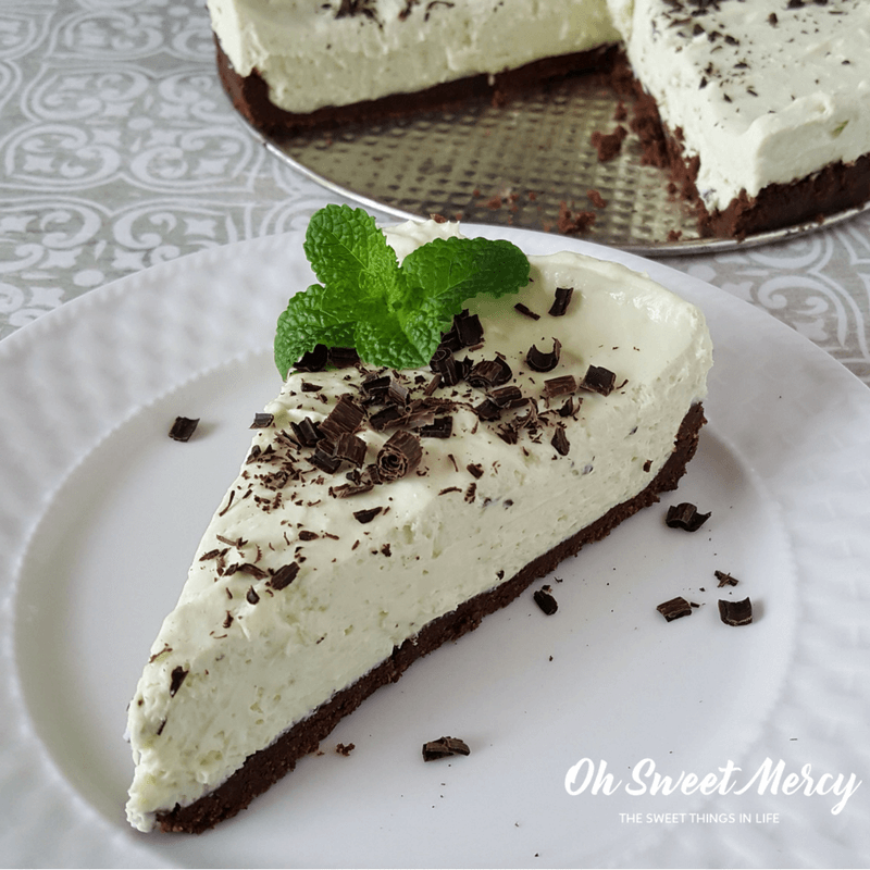 This Low Carb Minty Matcha No Bake Cheesecake uses antioxidant rich matcha tea for natural coloring. 