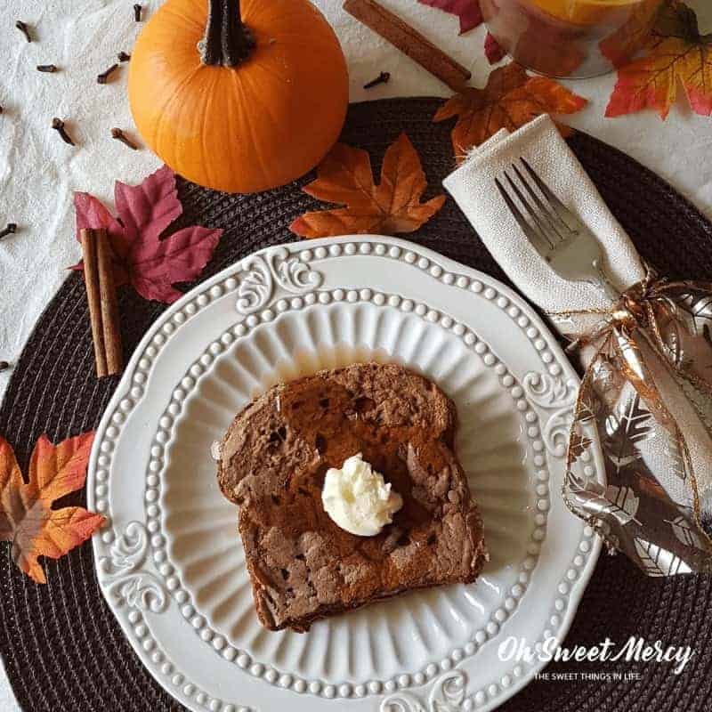 Low Fat Pumpkin Spice French Toast! Trim Healthy Mama E friendly, too. You won't believe it's low fat! #thm # pumpkinspice #frenchtoast #breakfast #healthycarbs