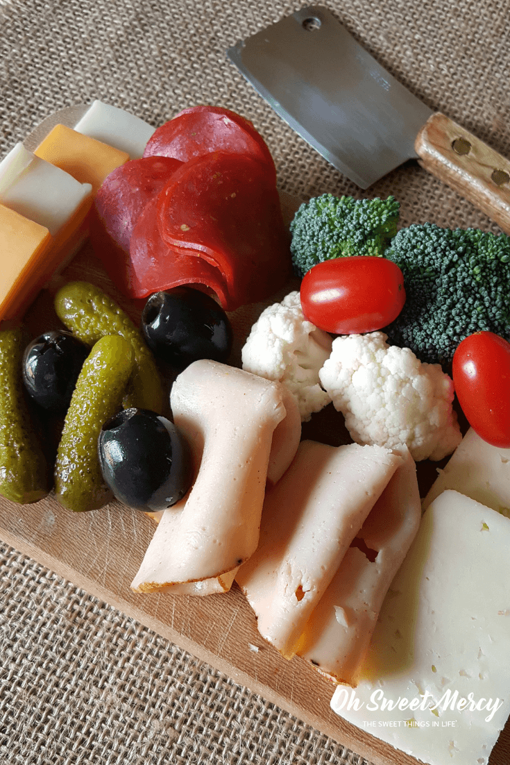 How to Make a Charcuterie Board for ANY Trim Healthy Mama Fuel Type! It's so easy to put together a healthy array of snackables for movie night at home, entertaining, or just because. #thm #recipes #charcuterieboard #thmsnacks #partyfoods