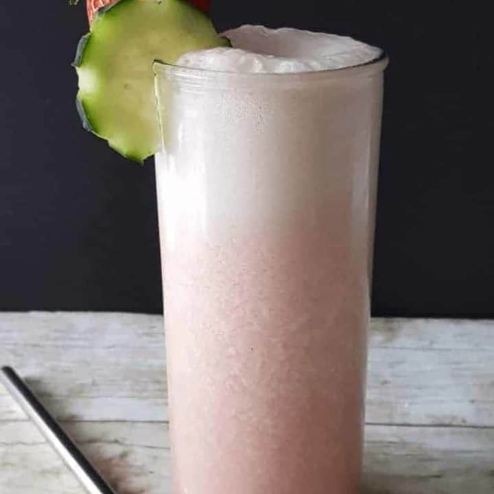 This light, refreshing, Cucumber Strawberry Smoothie is a delicious THM FP that's low in fat and carbs. Perfect for a light snack or after dinner treat. #thm #fuelpull #smoothies