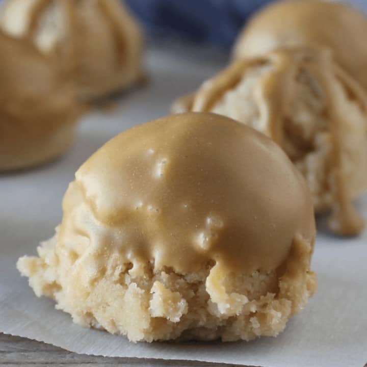 Low Carb Salted Caramel Cookie Dough Bites with White Chocolate Mocha Drizzle are a perfect afternoon pick me up with your favorite hot beverage. #lowcarb #sugarfree #thm #glutenfree