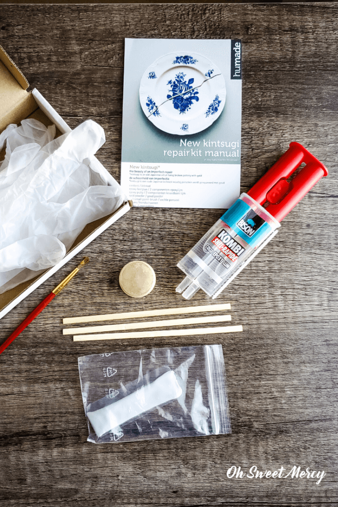 Contents of kintsugi repair kit