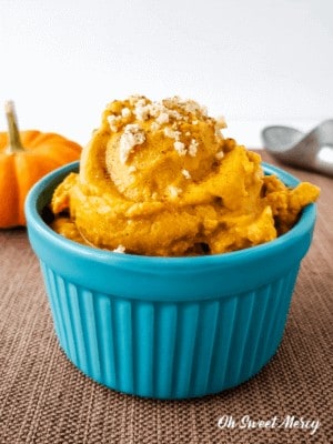 Bowl of pumpkin pie ice cream