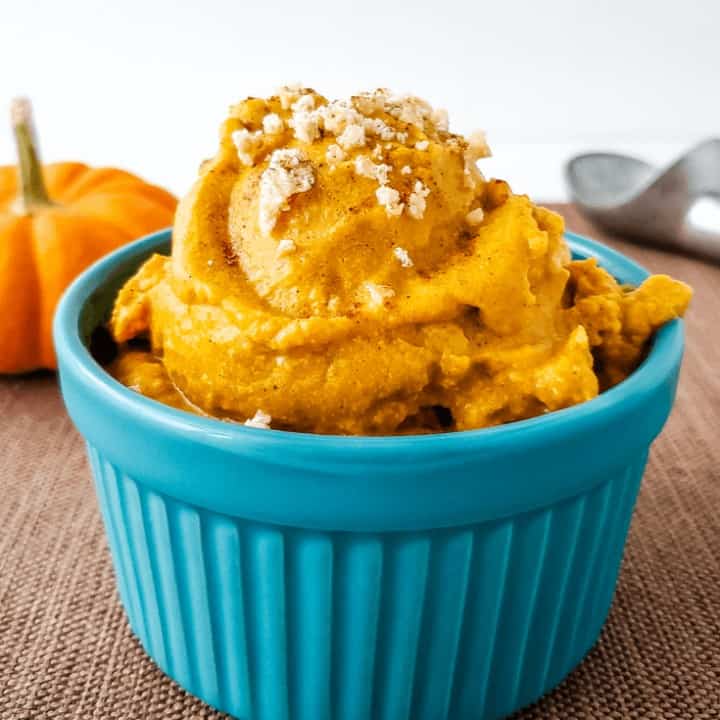 Bowl of pumpkin pie ice cream