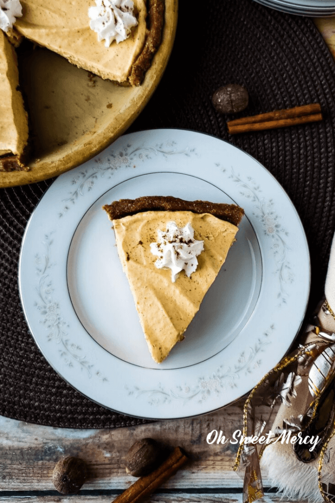 Slice of no bake pumpkin pie on a plate