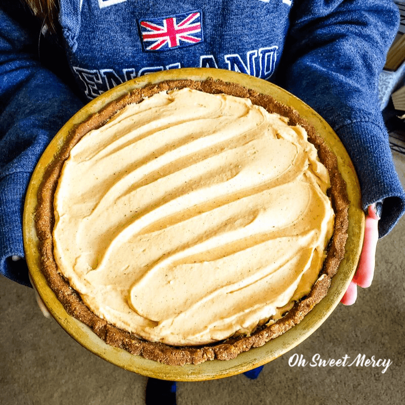 no bake pumpkin pie ready for the fridge