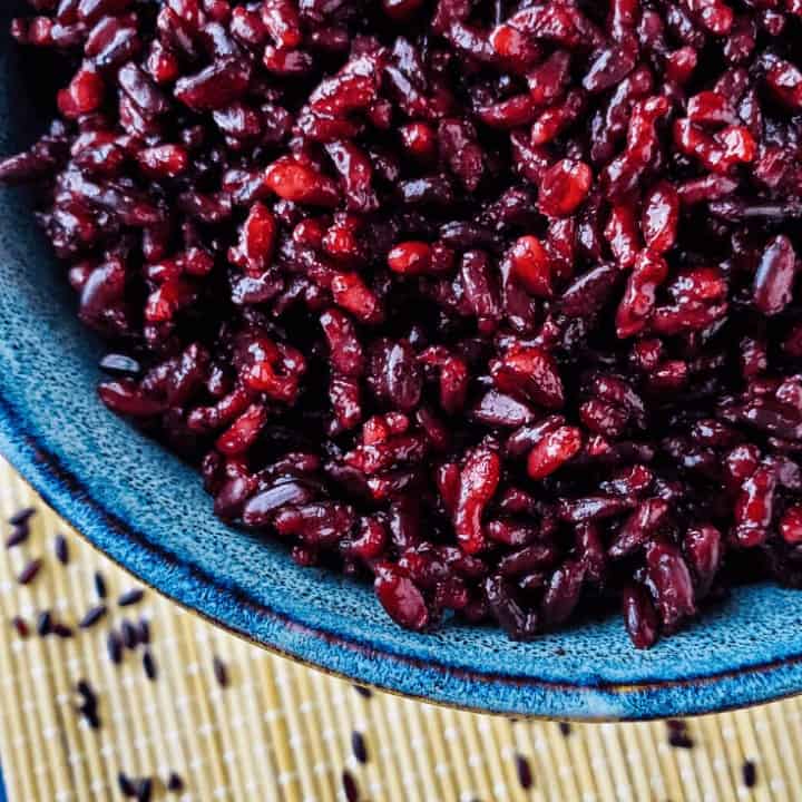 Close up of black rice in bowl