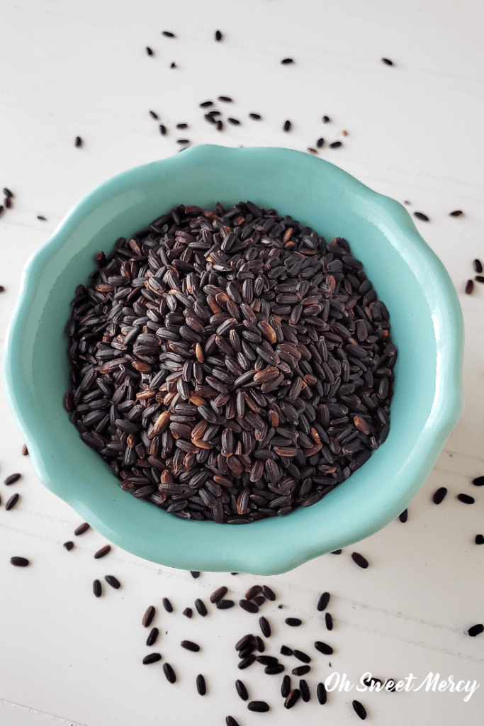 raw black rice in bowl