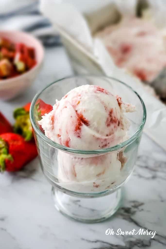 Low Carb Strawberry Rhubarb Swirl Ice Cream in a dish