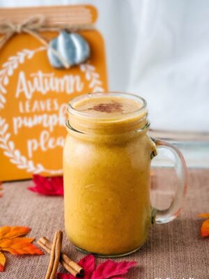 Mason jar mug of low carb pumpkin shake