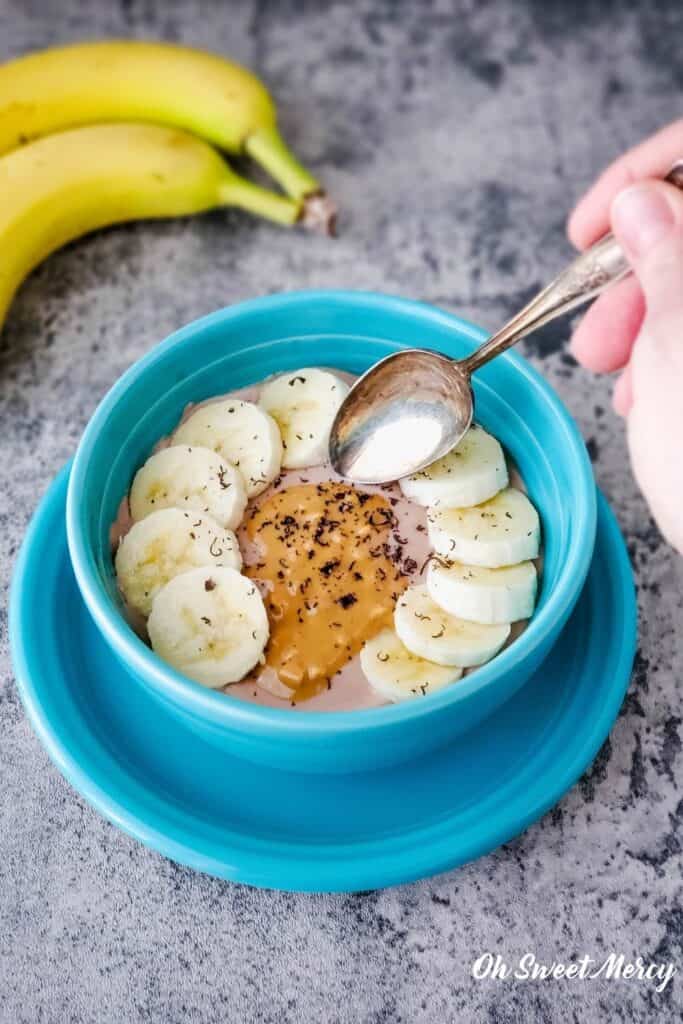 Recipe made with sliced bananas and 85% dark chocolate shavings