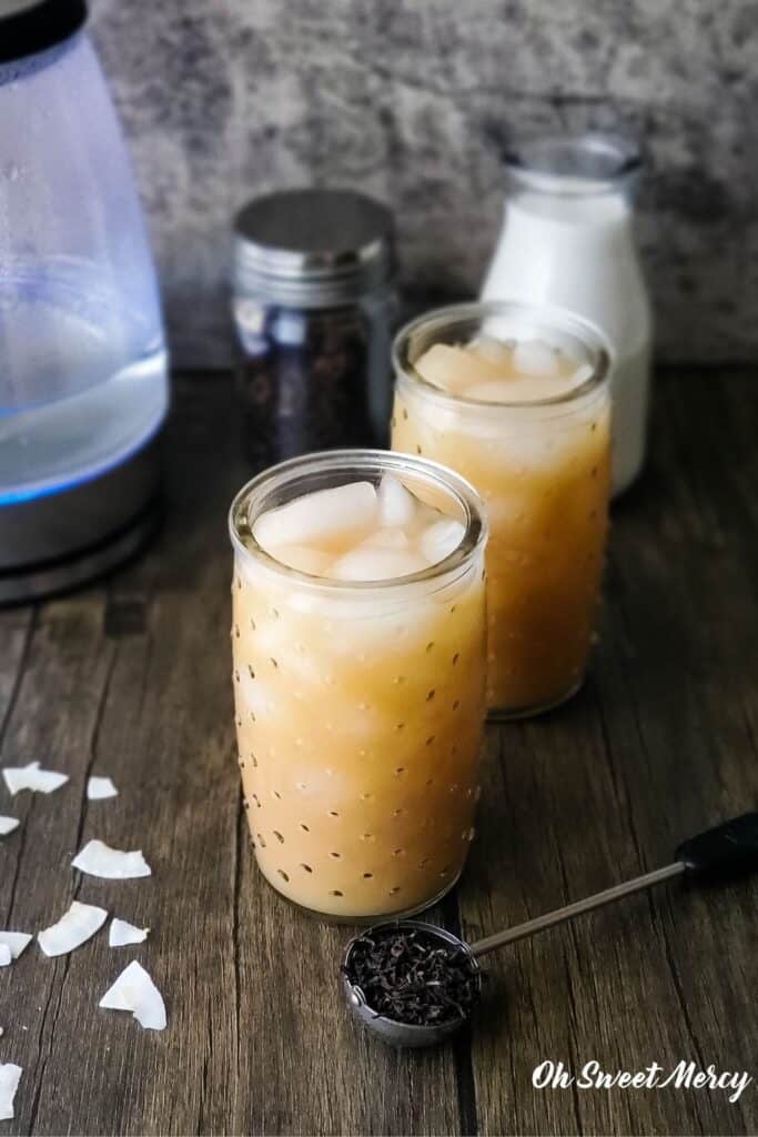 2 glasses of Creamy Coconut Iced Oolong Tea