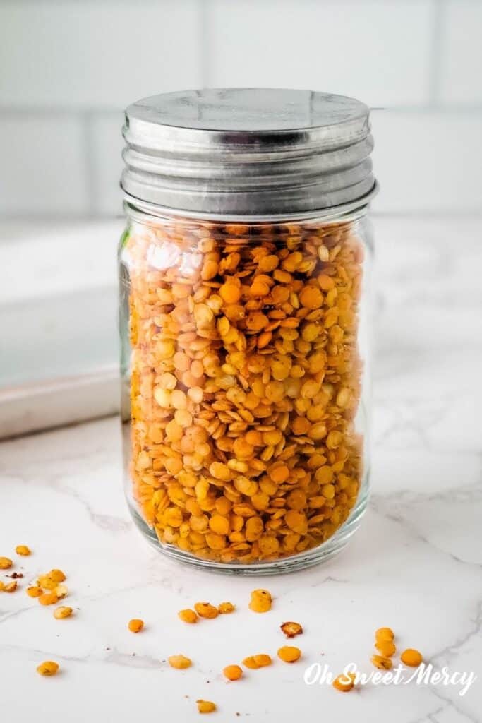 Mason jar with crunchy roasted red lentils 